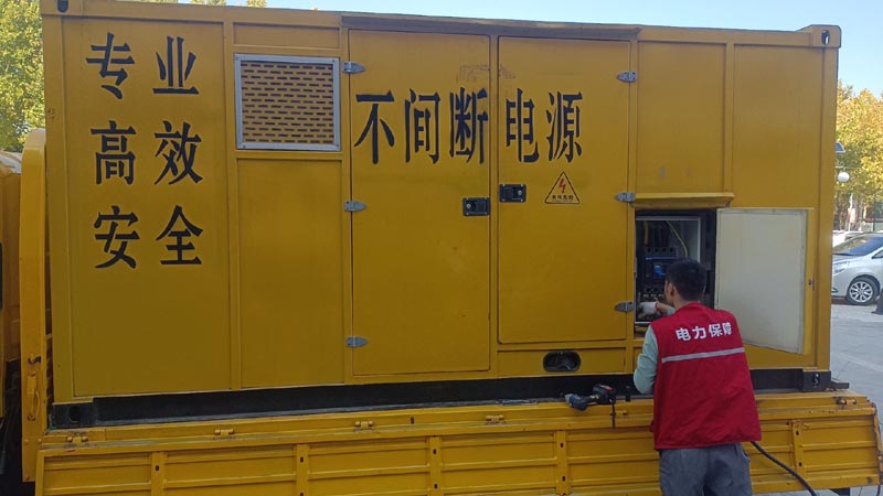 寿光柴油发电机组和UPS电源配合使用时，如何避免切换过程中的电力中断？
